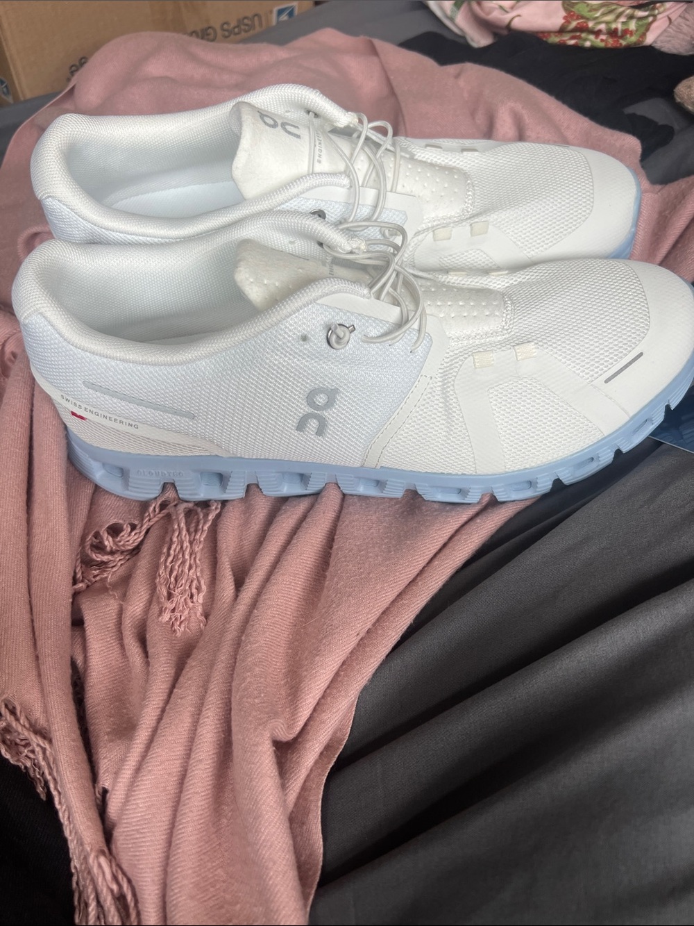 On Cloud men’s 10/ womens 12 White Running Shoes with Light Blue Sole